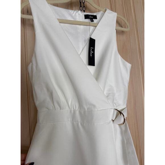 NWT Lulus Rooftop Bar White Sleeveless Faux-Wrap Belted Skort Romper Chic Size M - Picture 4 of 9
